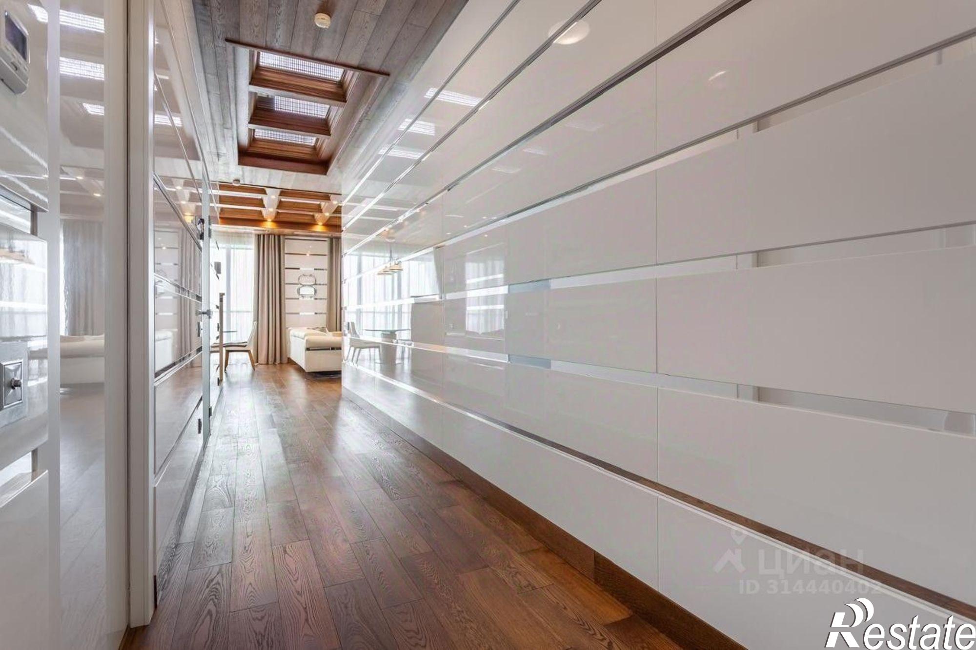 Купить квартиру за 112 000 000 рублей на Курортный пр-кт, 105