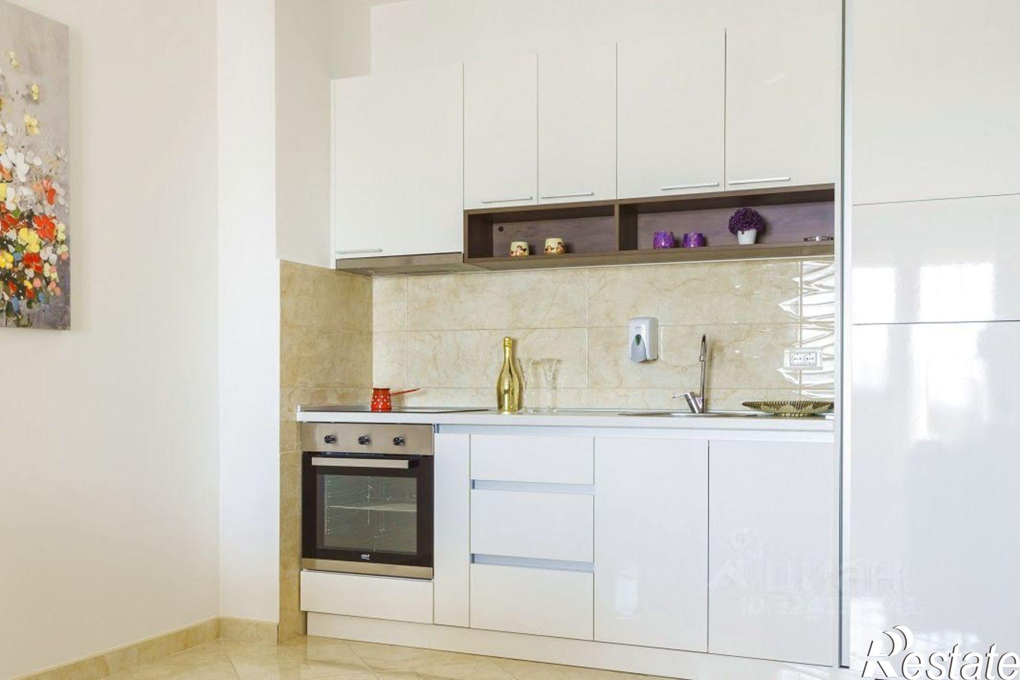 Купить квартиру за 18 000 000 рублей на наб Времена года, 3