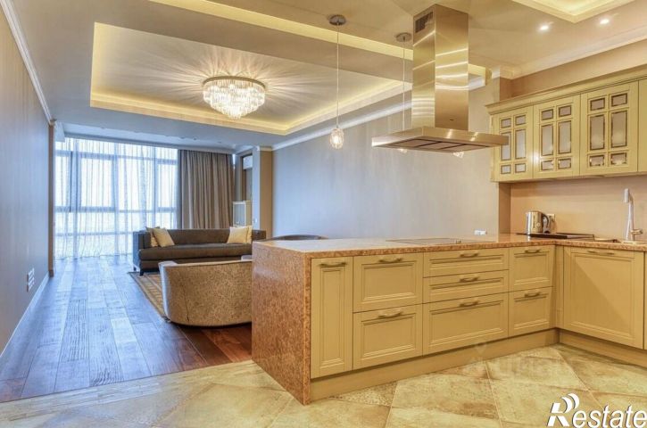 4-комн квартира улица Войкова, 21,  д. 21