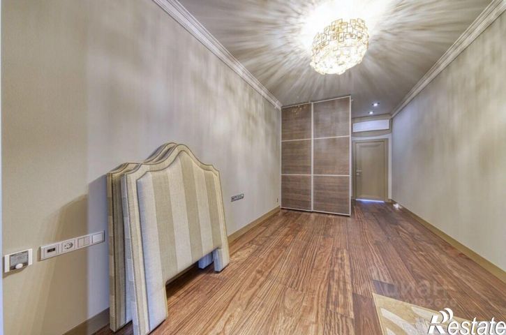 4-комн квартира улица Войкова, 21,  д. 21