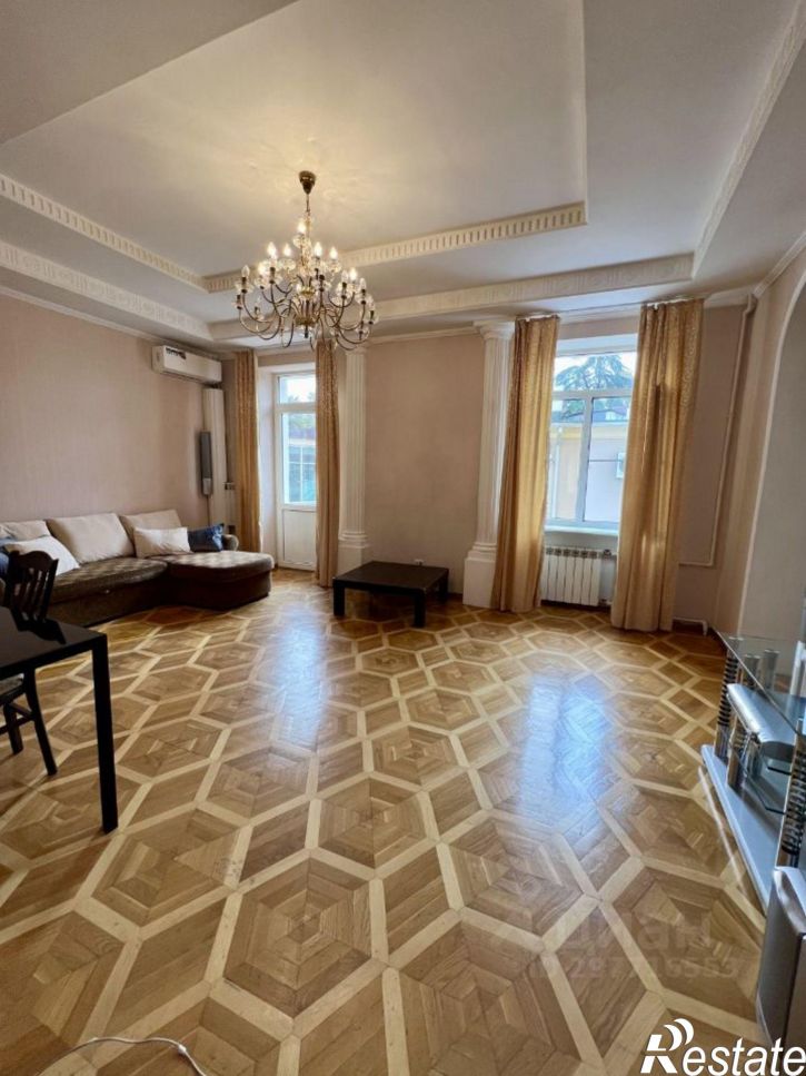 4-комн квартира улица Воровского, 4,  д. 4