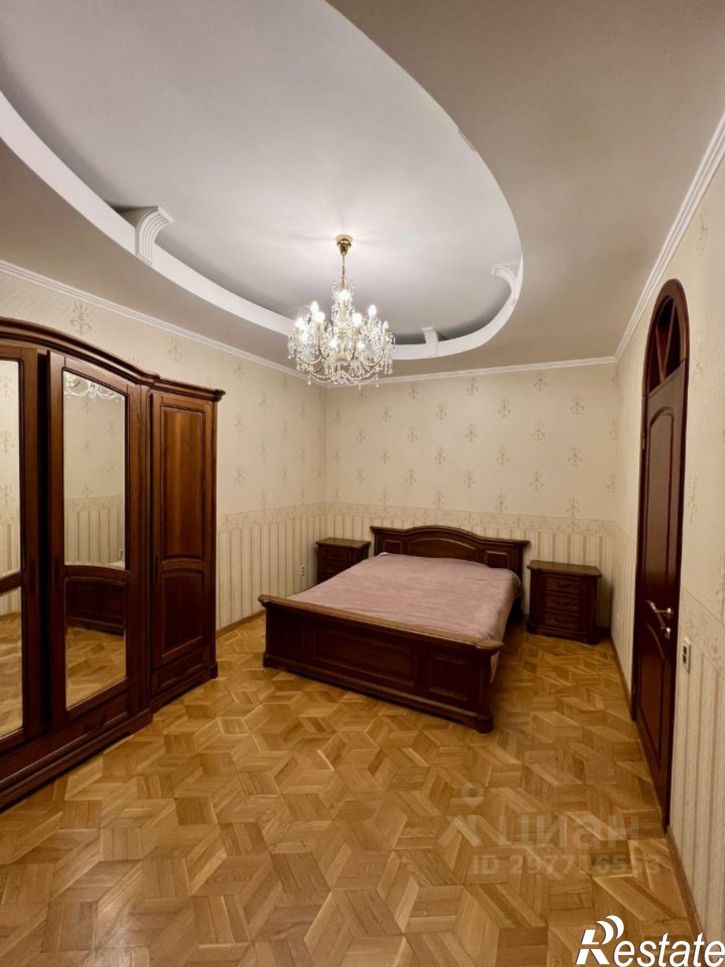 4-комн квартира улица Воровского, 4,  д. 4