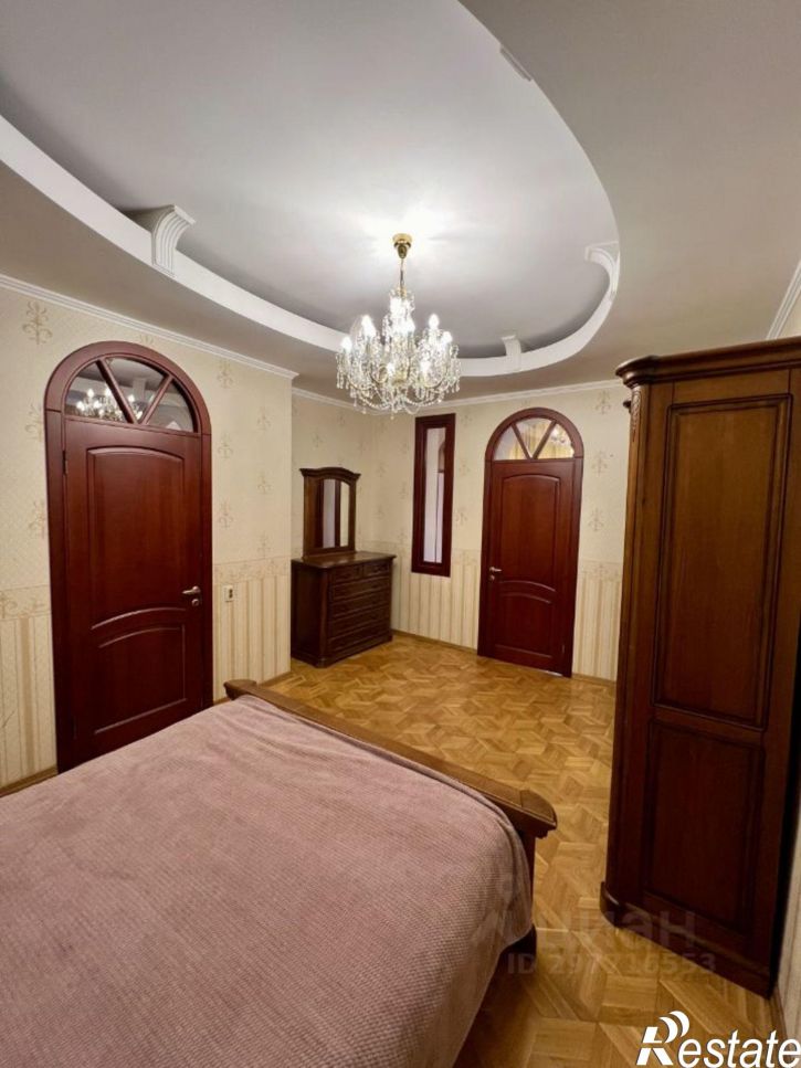 4-комн квартира улица Воровского, 4,  д. 4