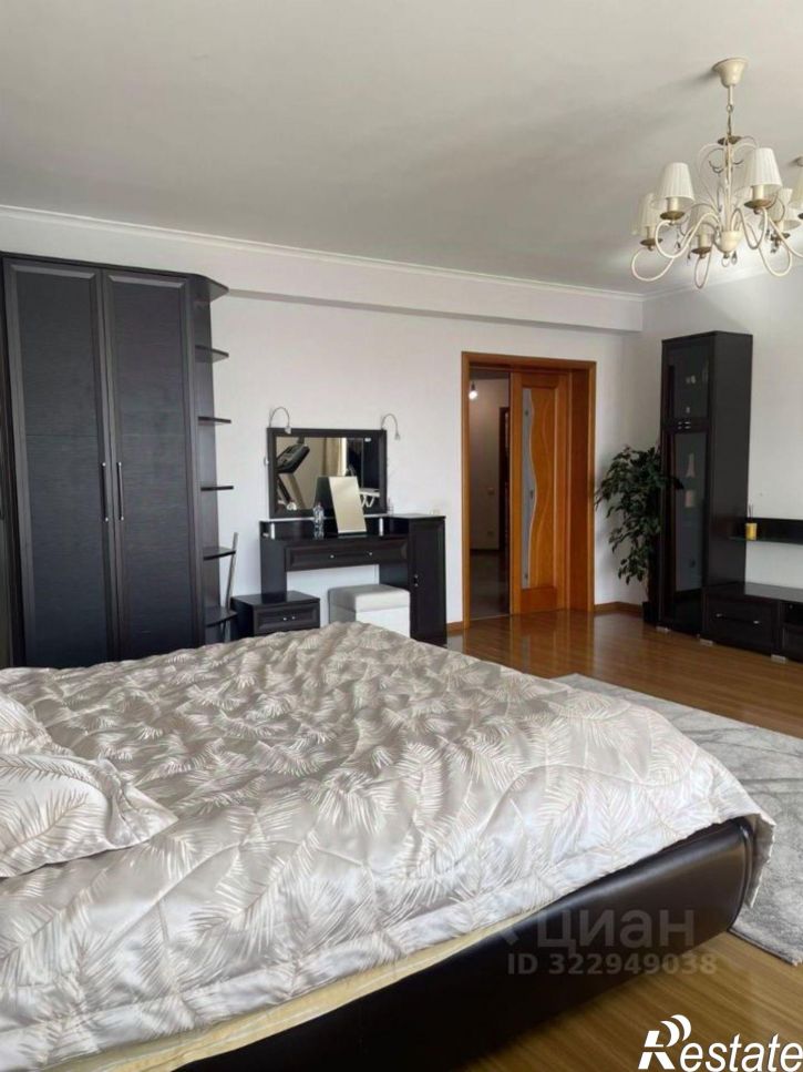 4-комн квартира улица Плеханова, 55А,  д. 55А