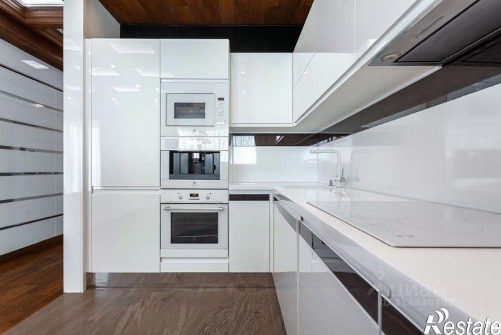 3-комн квартира Курортный пр-кт, 105,  д. 105