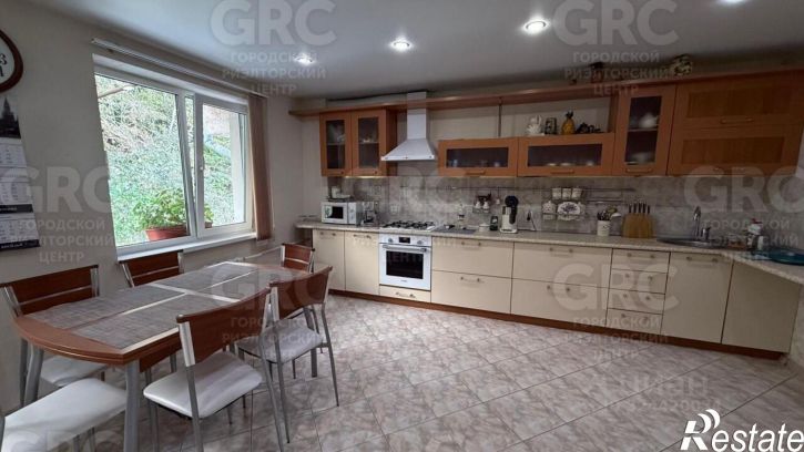 6-комн квартира ул Звездная, 1,  д. 1