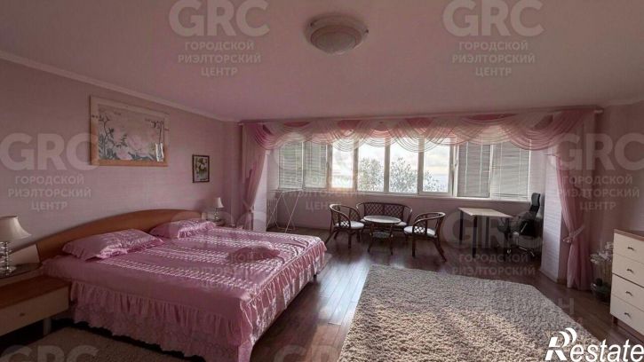 6-комн квартира ул Звездная, 1,  д. 1