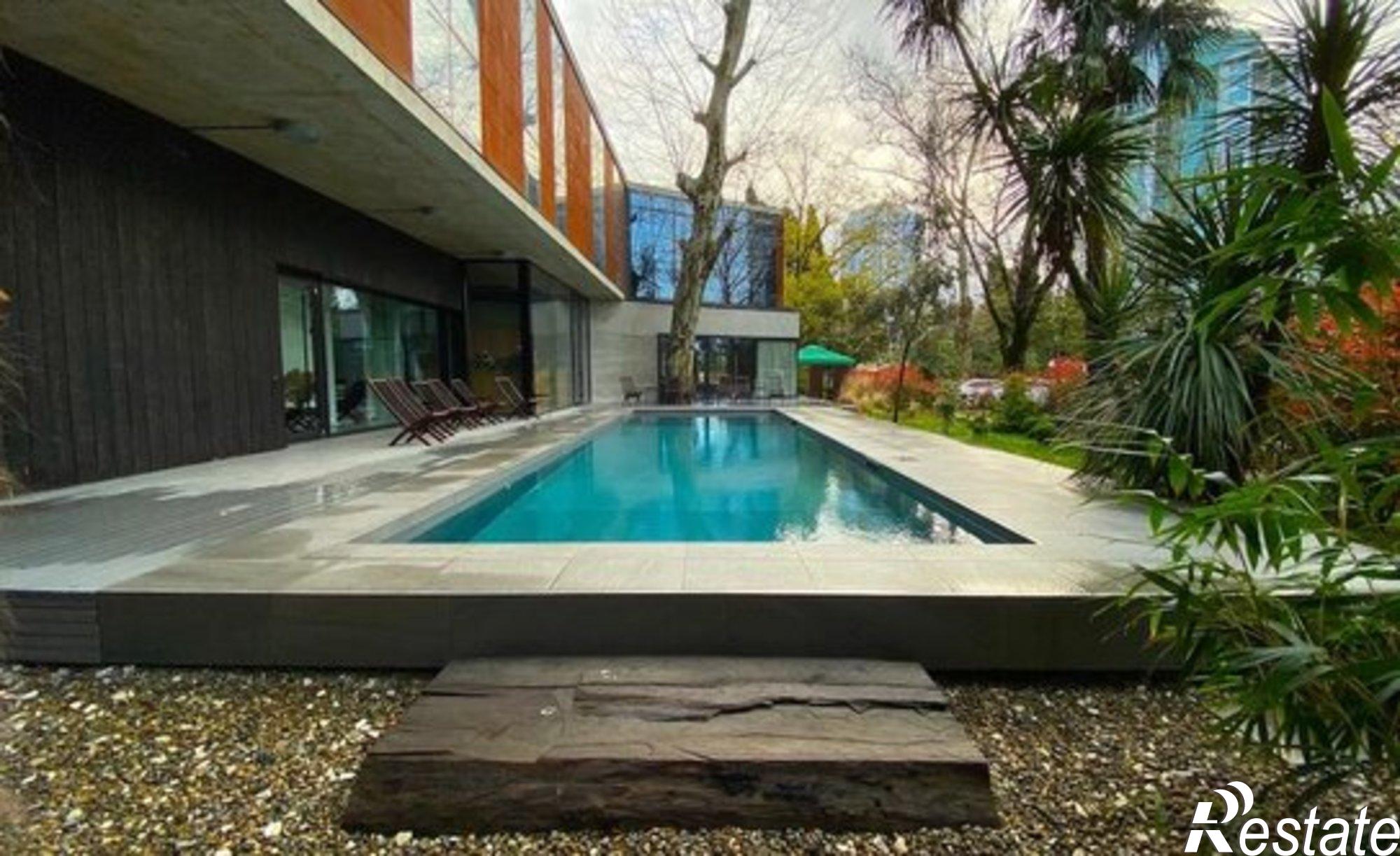 Купить квартиру за 130 000 000 рублей на Курортный пр-кт, 75