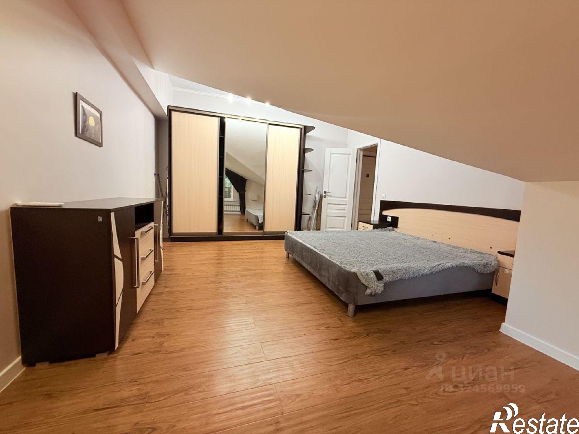 Сдать квартиру за 150 000 рублей на ул Защитников Кавказа, 3