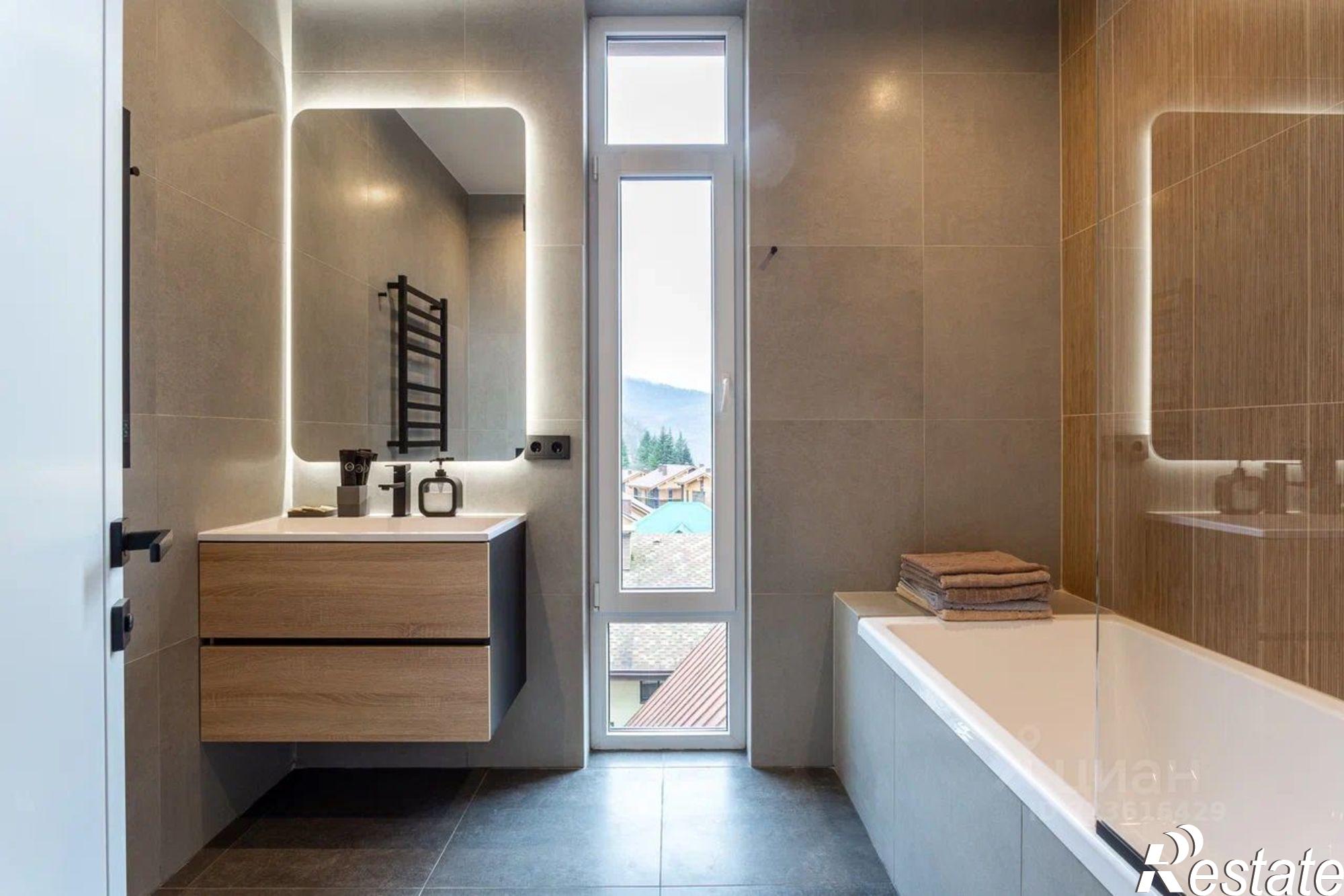 Купить квартиру за 37 000 000 рублей на ул Турчинского, 10