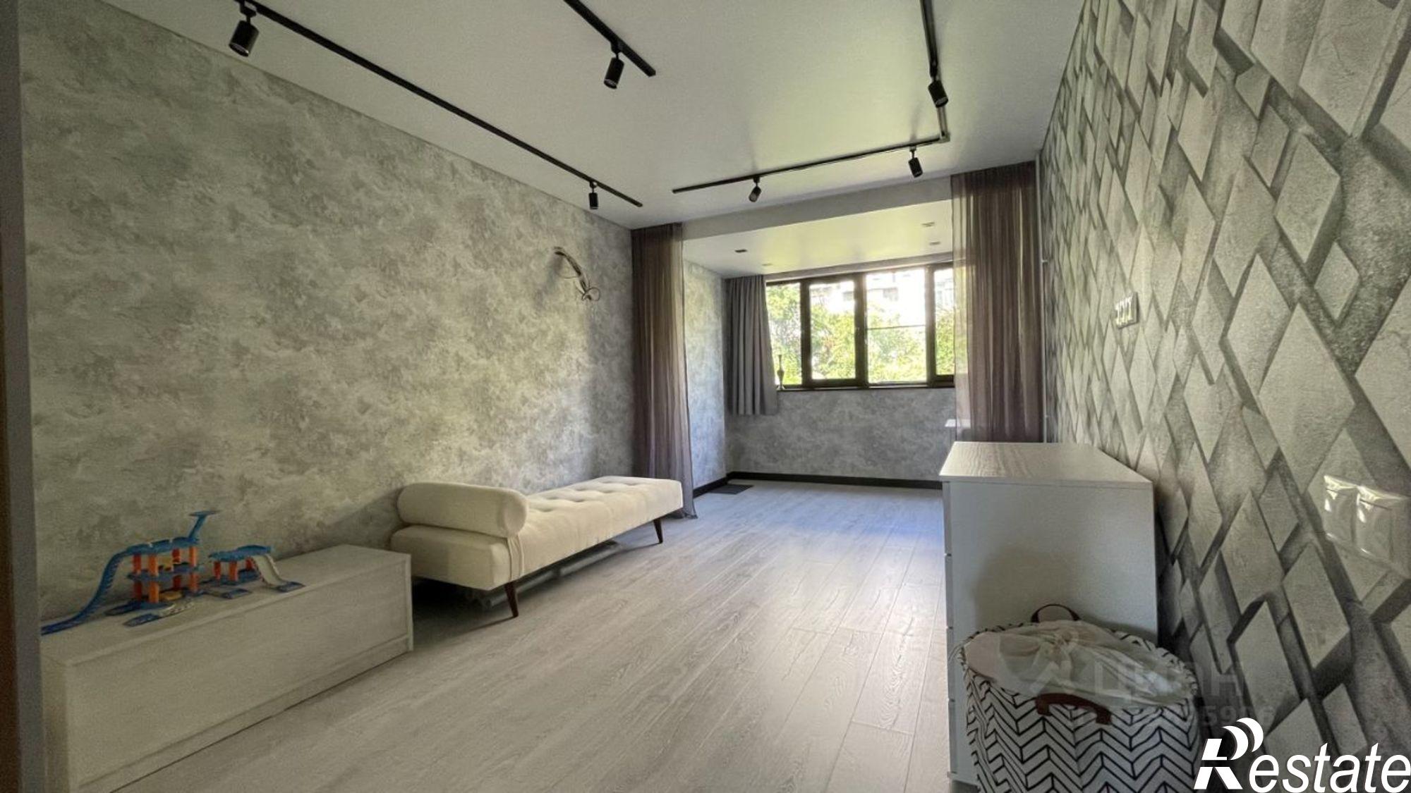 Купить квартиру за 12 000 000 рублей на ул Чехова, 26