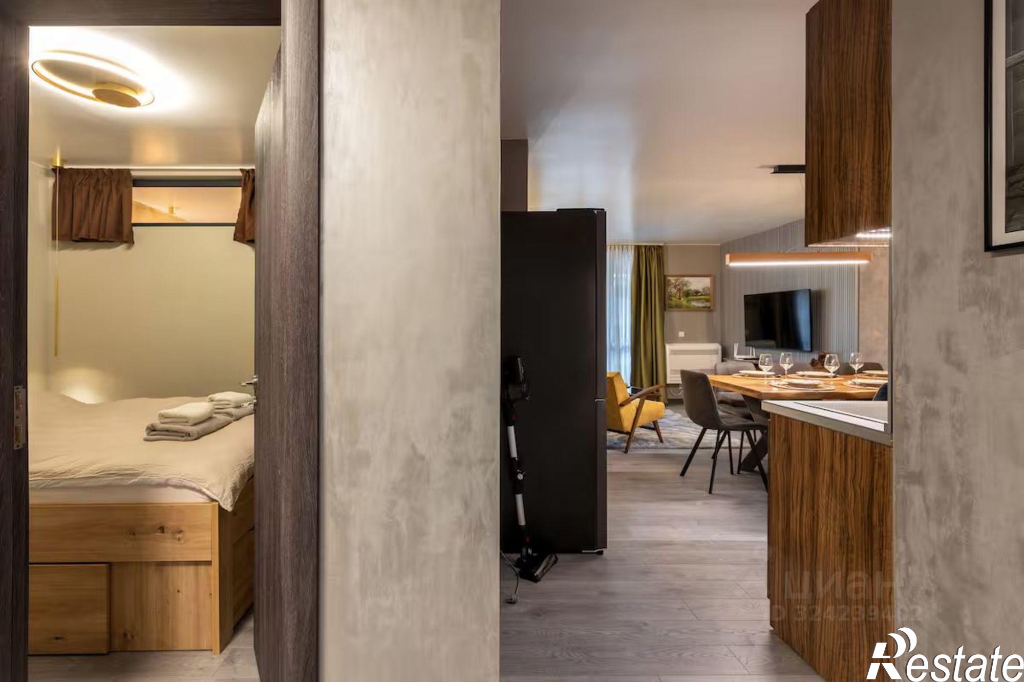 Купить квартиру за 24 000 000 рублей на Учительская улица, 9