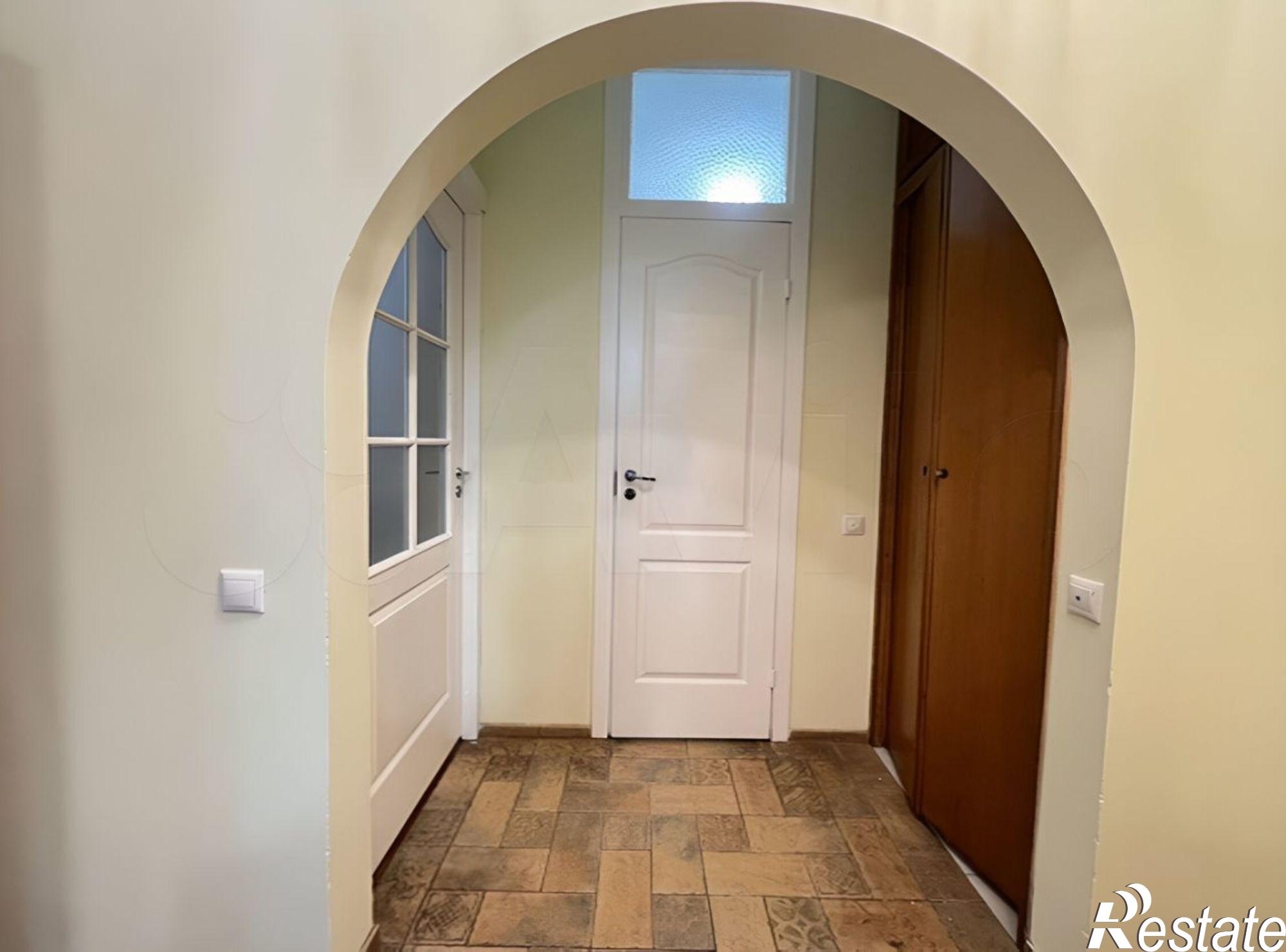 Сдать квартиру за 65 000 рублей на улица Пирогова, 4