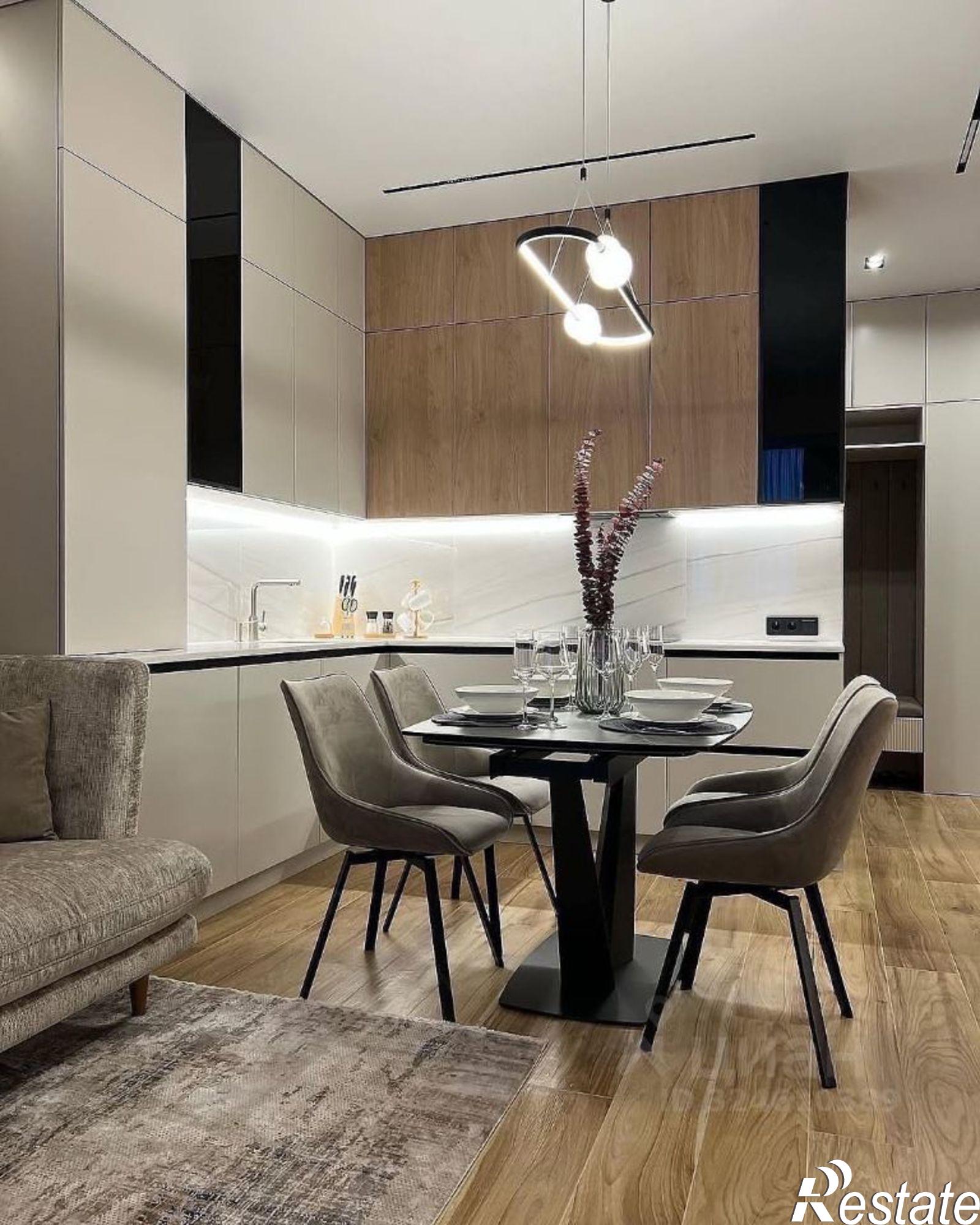 Купить квартиру за 11 400 000 рублей на Черноморская улица, 15/1