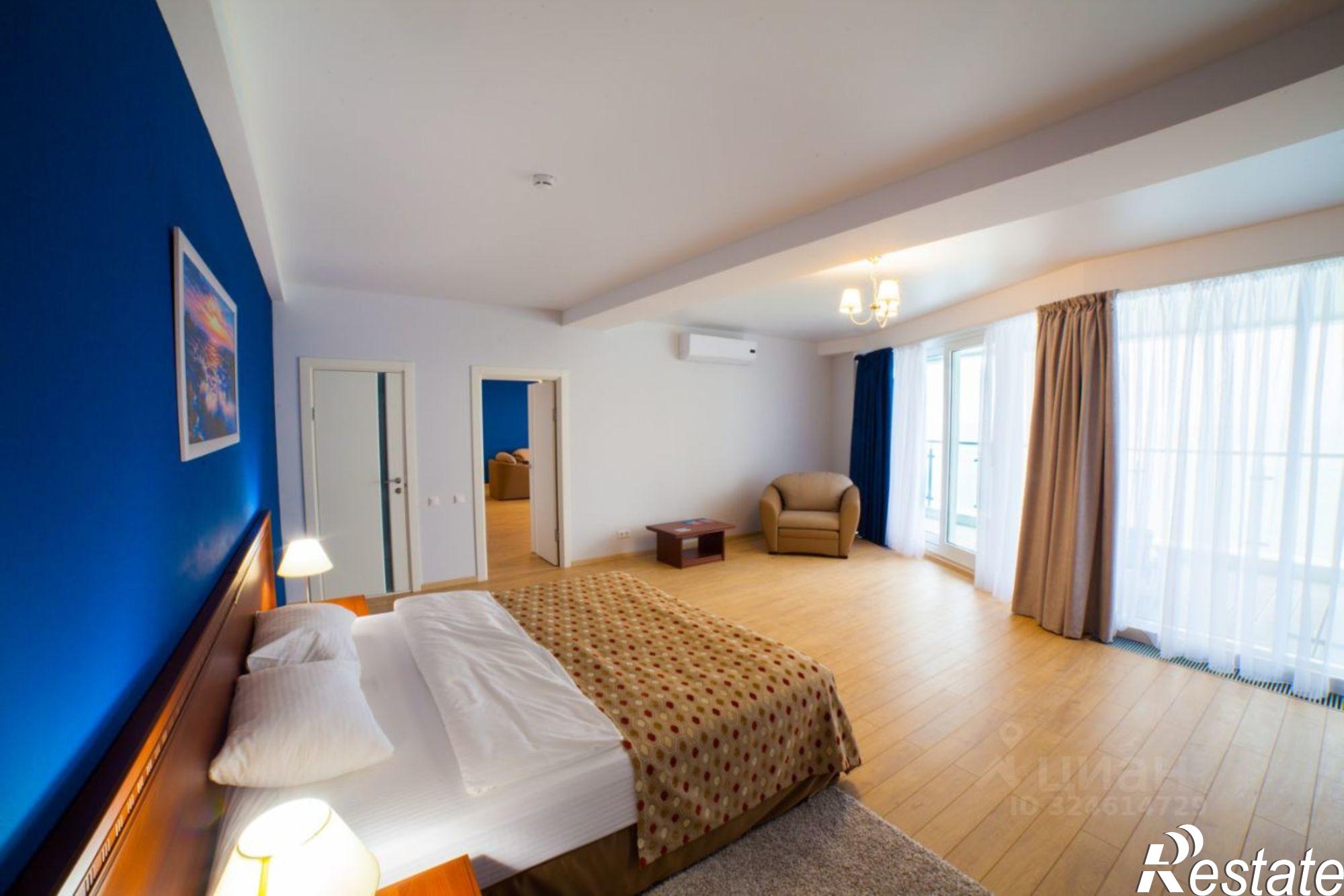 Купить квартиру за 14 000 000 рублей на Черноморская улица, 13Г