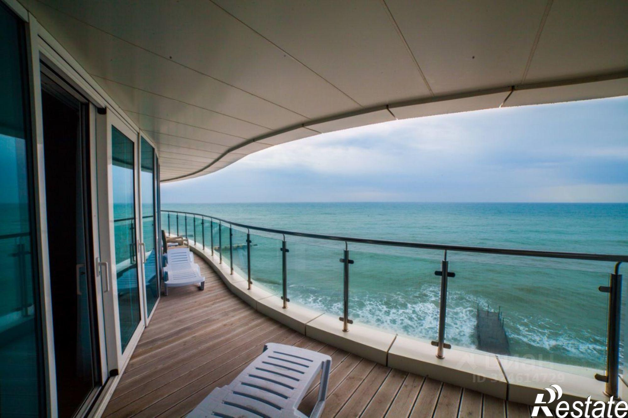 Купить квартиру за 14 000 000 рублей на Черноморская улица, 13Г