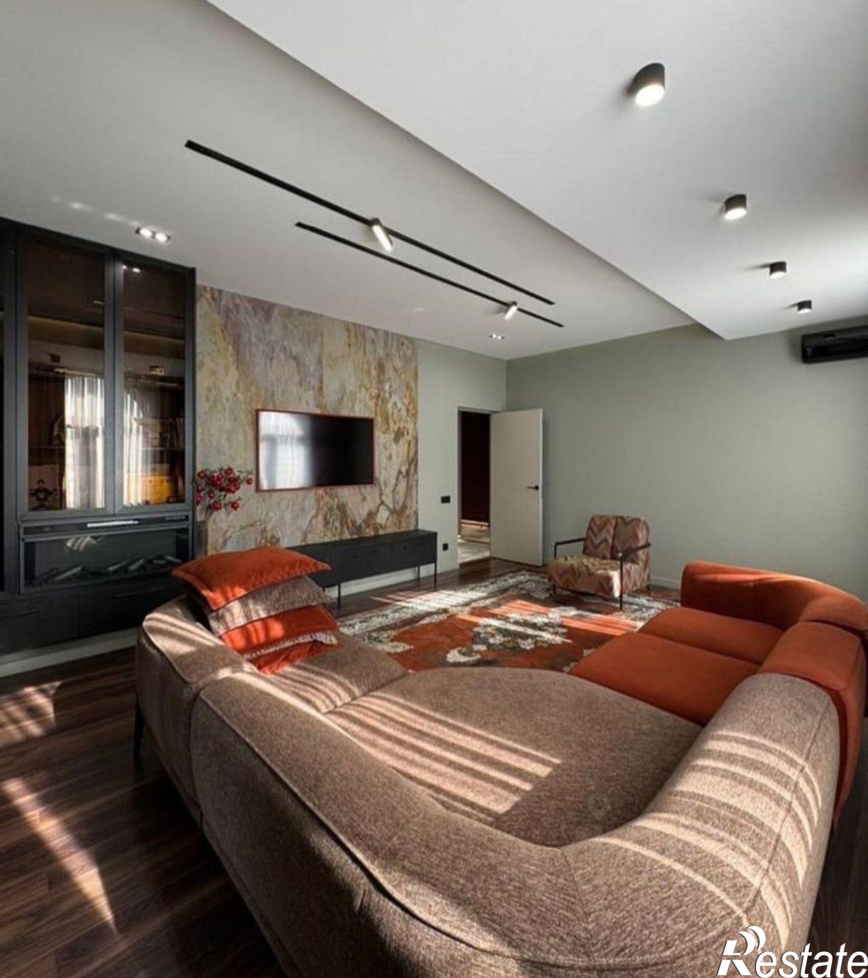 Купить квартиру за 14 000 000 рублей на Нагорная улица, 14