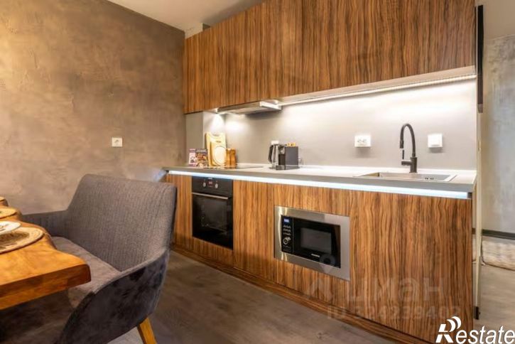 2-комн квартира Учительская улица, 9,  д. 9