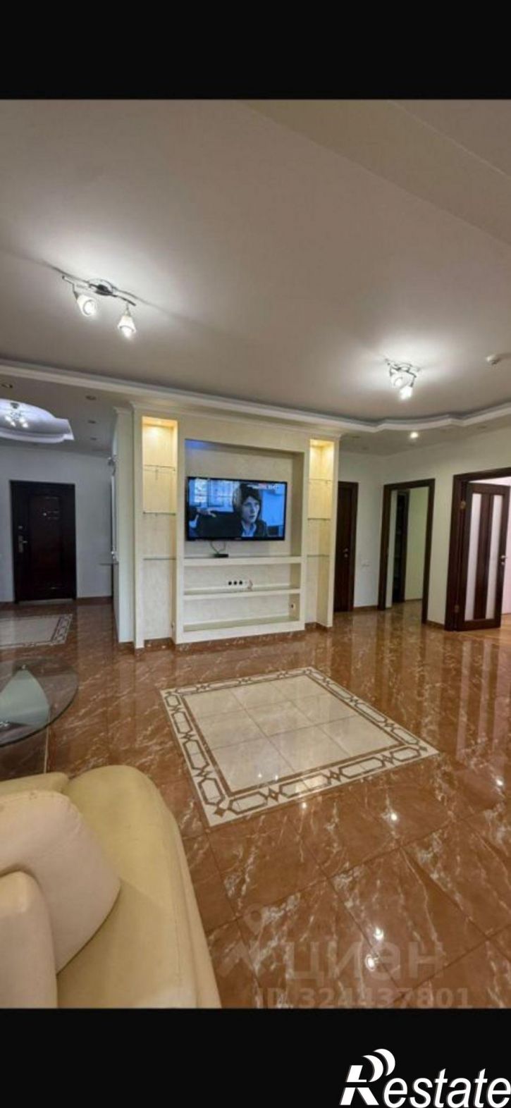 4-комн квартира Демократическая улица, 43,  д. 43