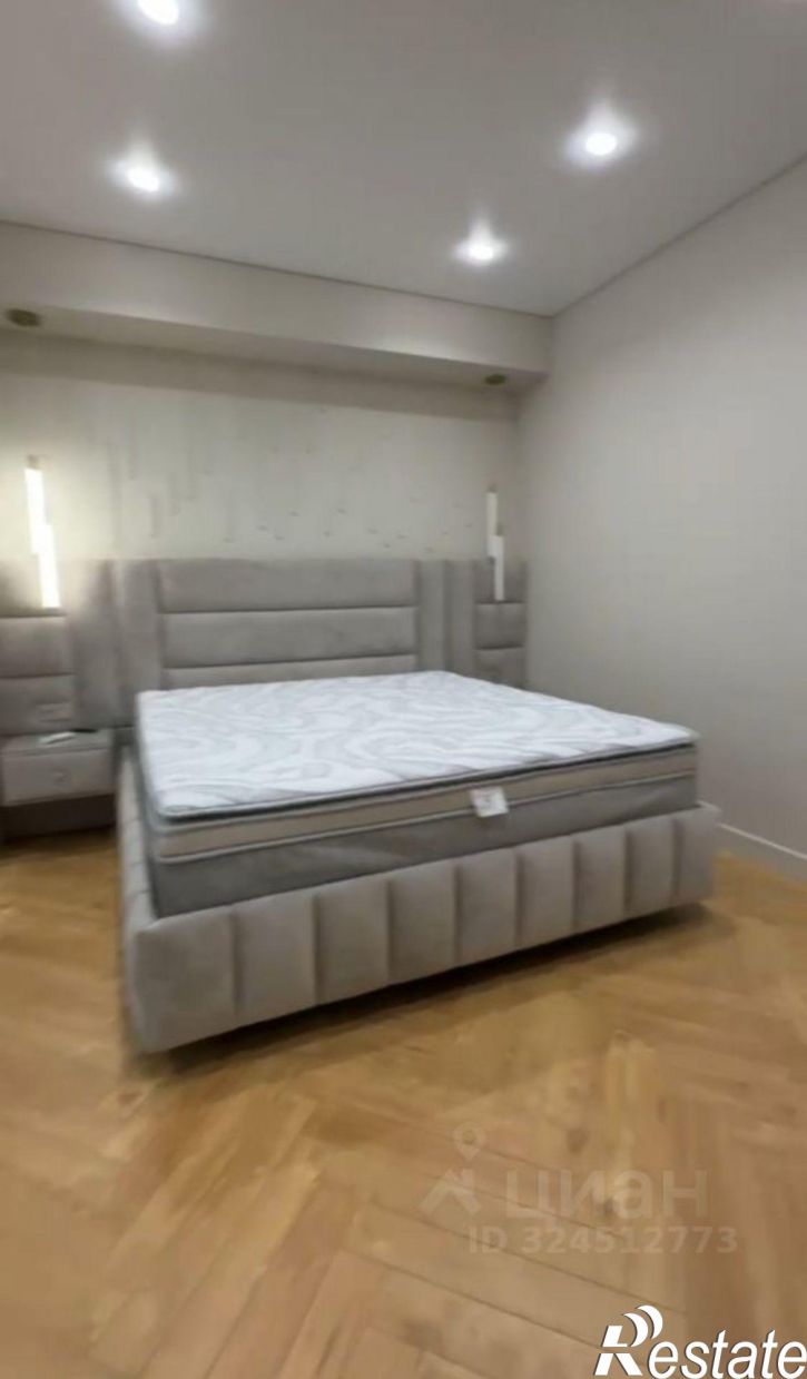 4-комн квартира улица Карбышева, 5,  д. 5