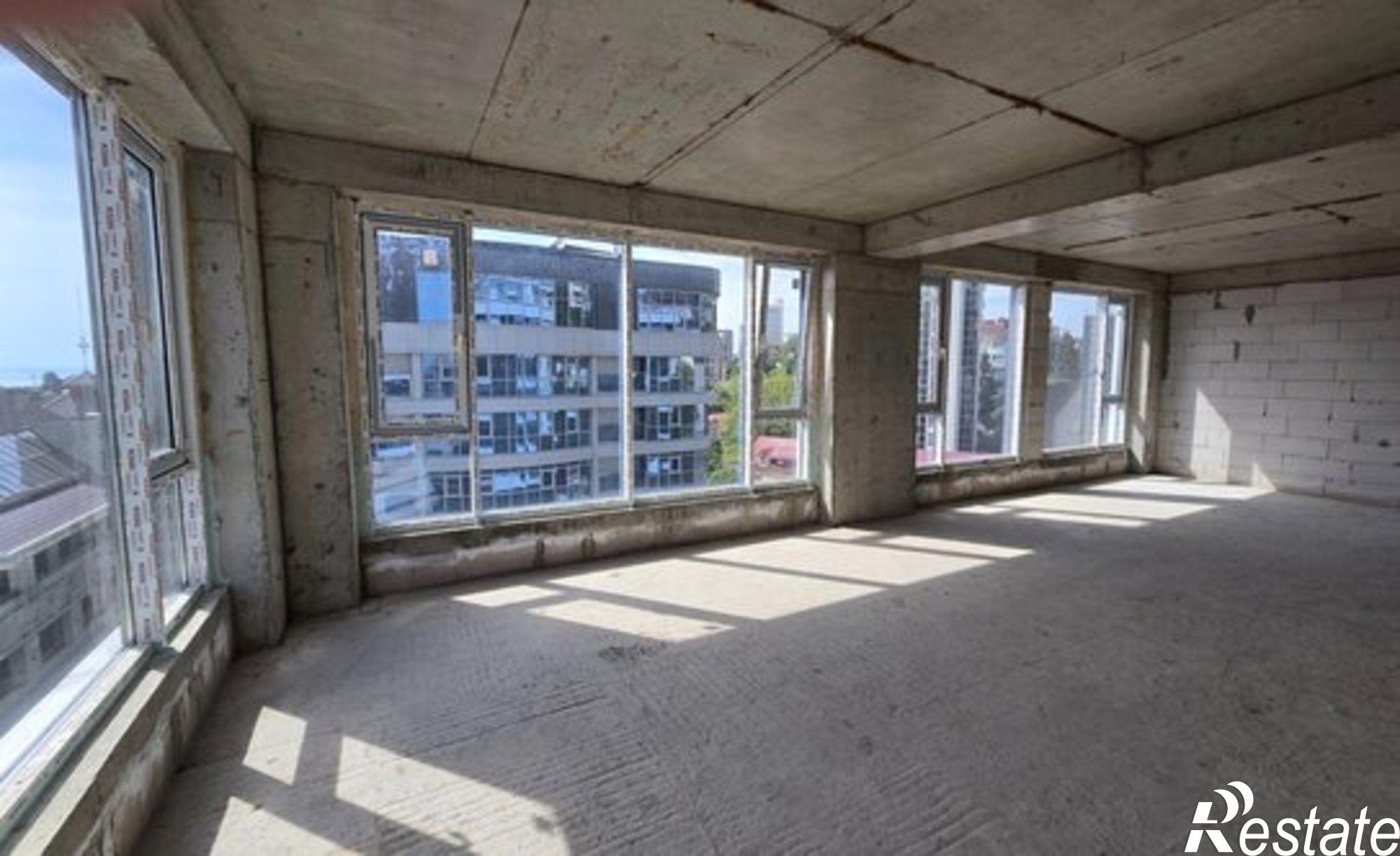 Купить квартиру за 30 000 000 рублей на Учительская улица, 10