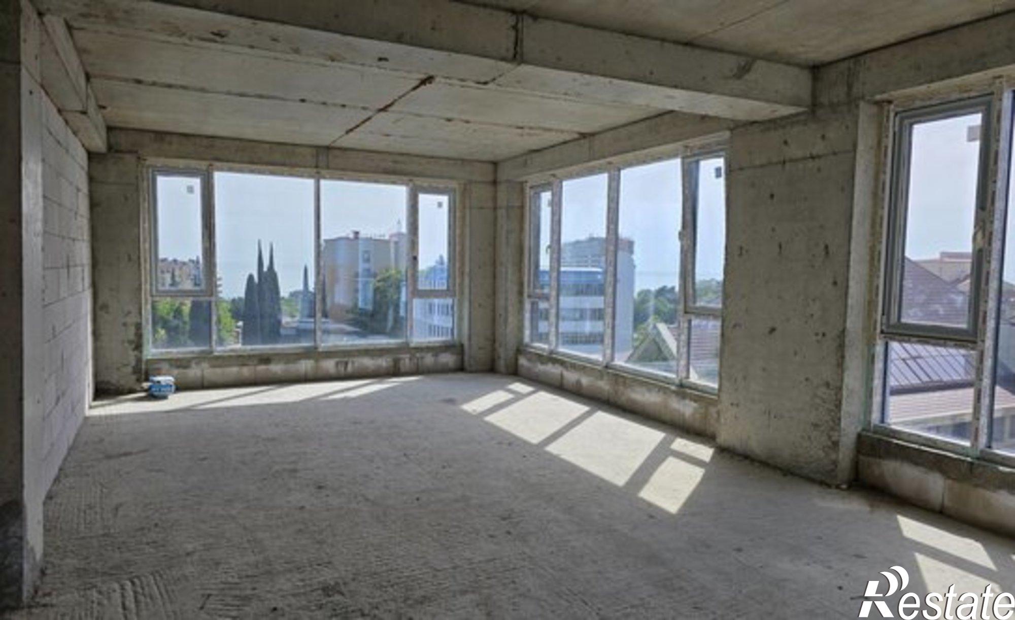 Купить квартиру за 30 000 000 рублей на Учительская улица, 10