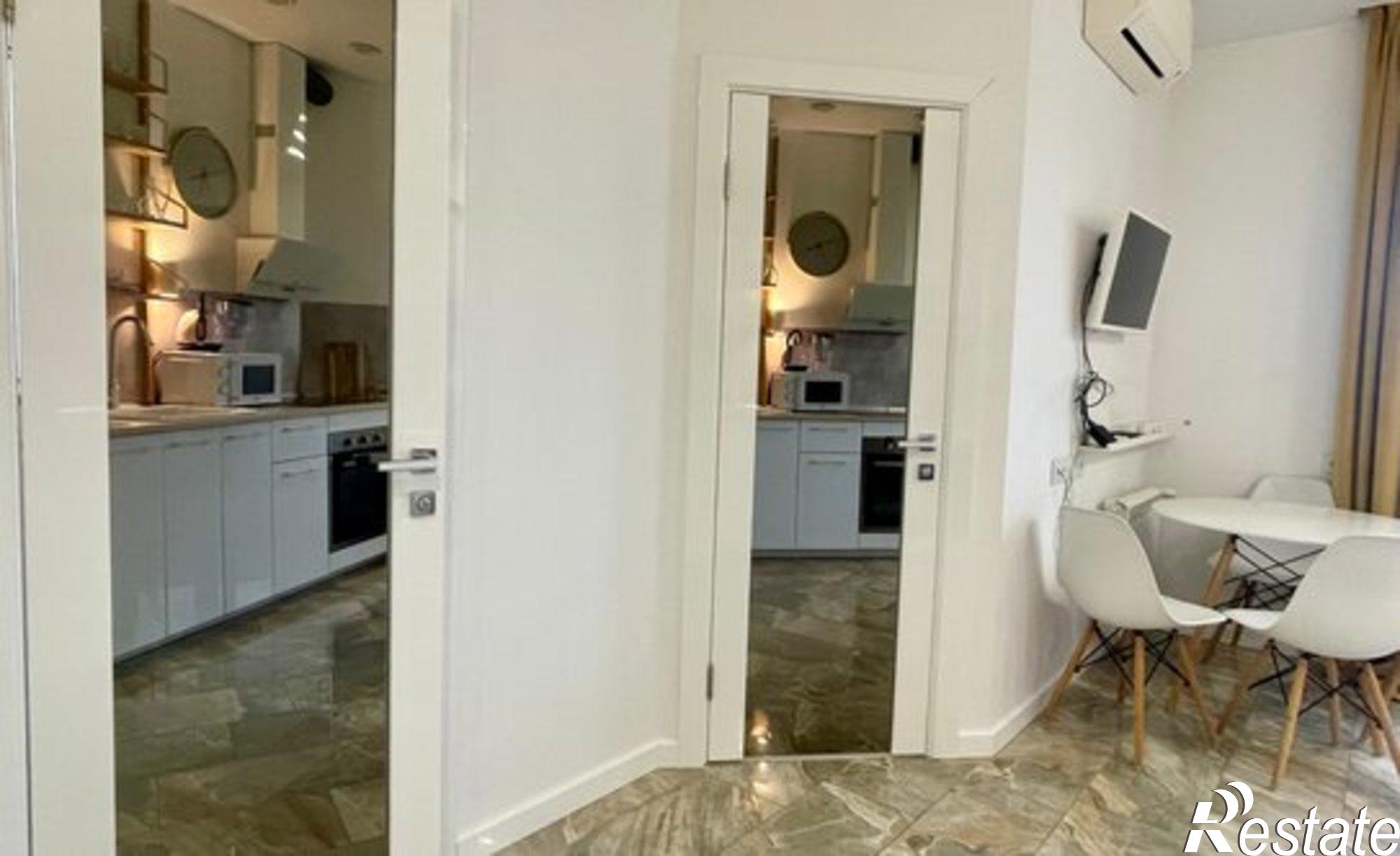 Купить квартиру за 12 000 000 рублей на Санаторная улица, 63/1