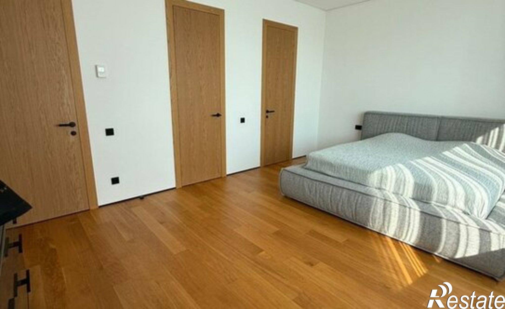 Купить квартиру за 180 000 000 рублей на Курортный проспект, 105Б