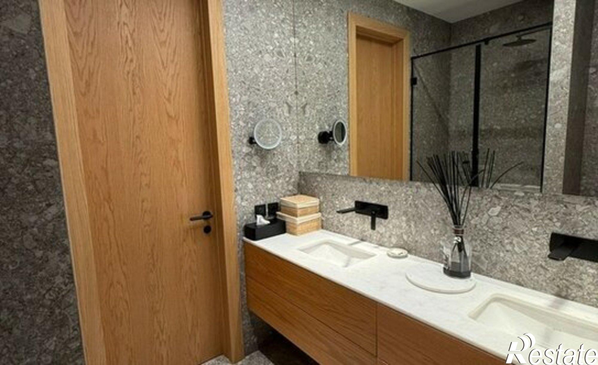 Купить квартиру за 180 000 000 рублей на Курортный проспект, 105Б