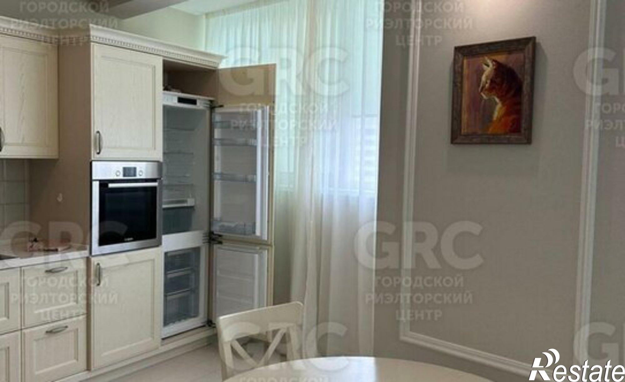 Купить квартиру за 50 000 000 рублей на ул Юных Ленинцев, 10