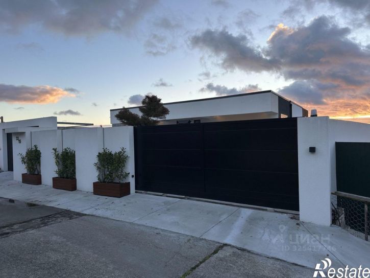 Коттедж/дом Сухумское шоссе, 33/15,  д. 33/15