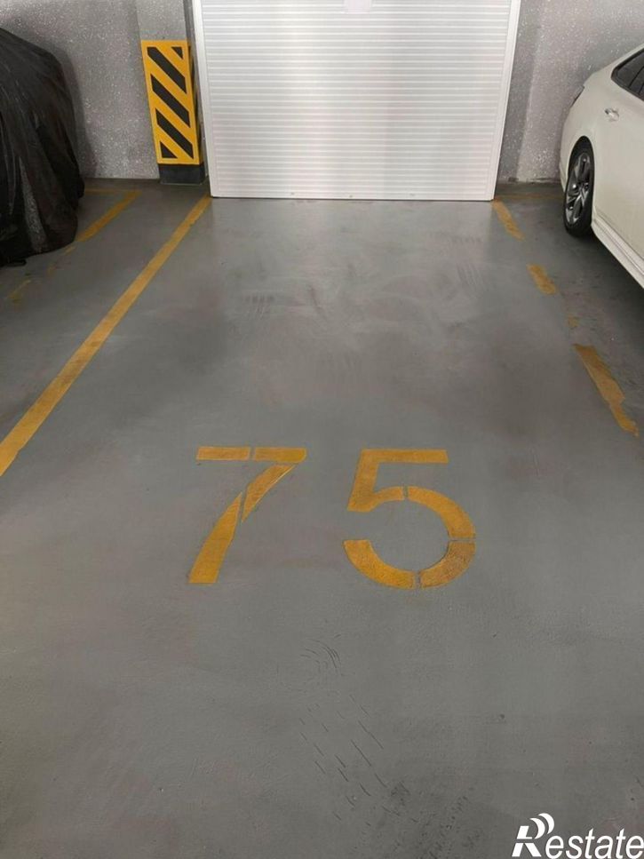 Гараж/парковка улица Яна Фабрициуса, 2/23М,  д. 2/23М