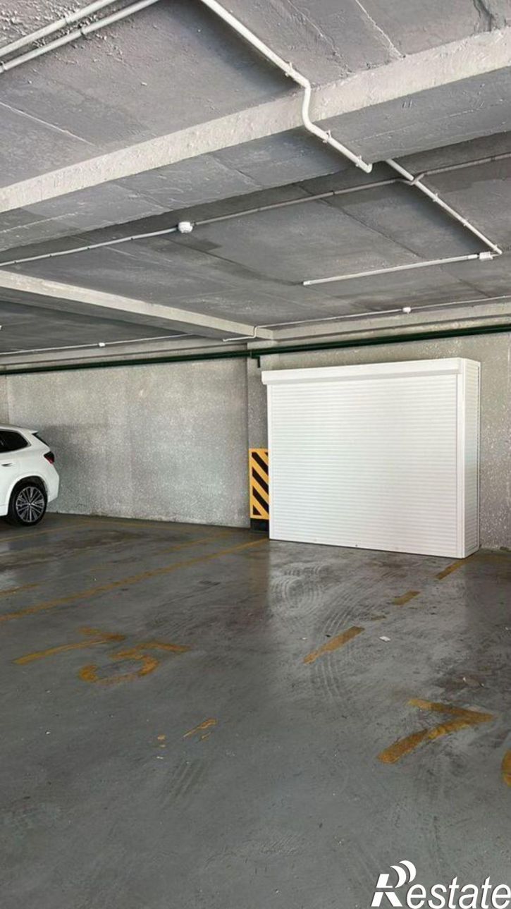 Гараж/парковка улица Яна Фабрициуса, 2/23М,  д. 2/23М