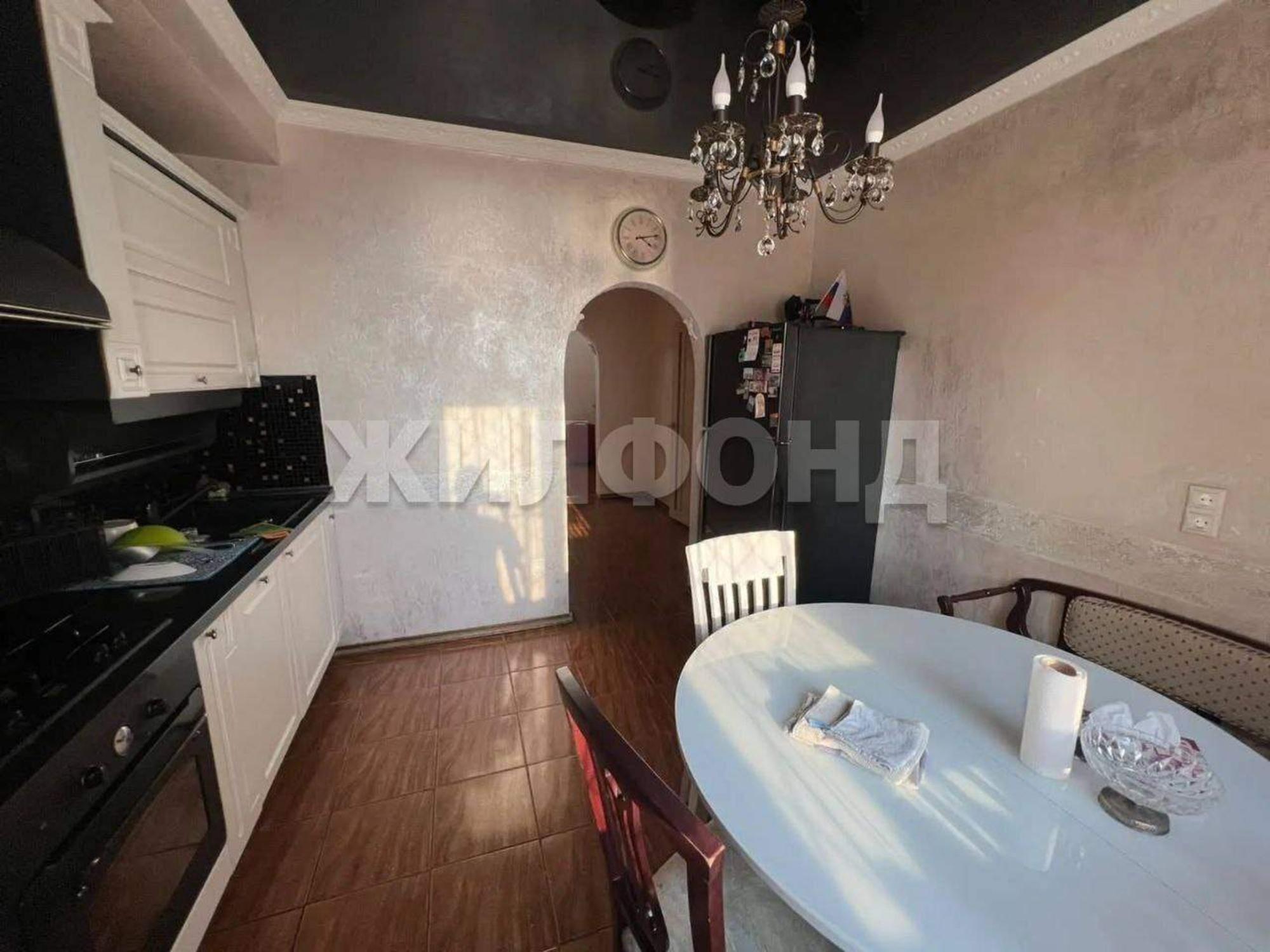 Купить квартиру за 18 500 000 рублей на Есауленко улица, д.4к3