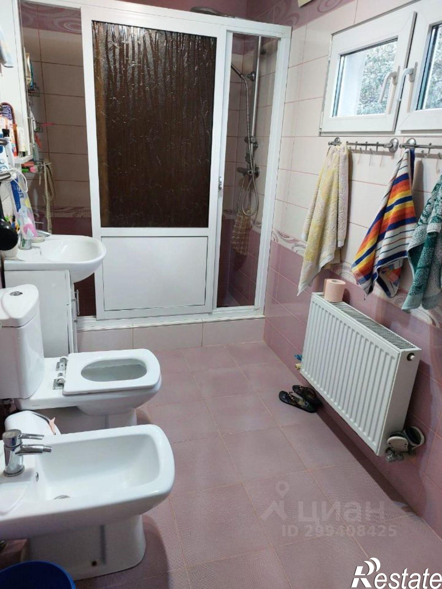 Купить дачу, дом, коттедж за 33 000 000 рублей на улица Декабристов, 66