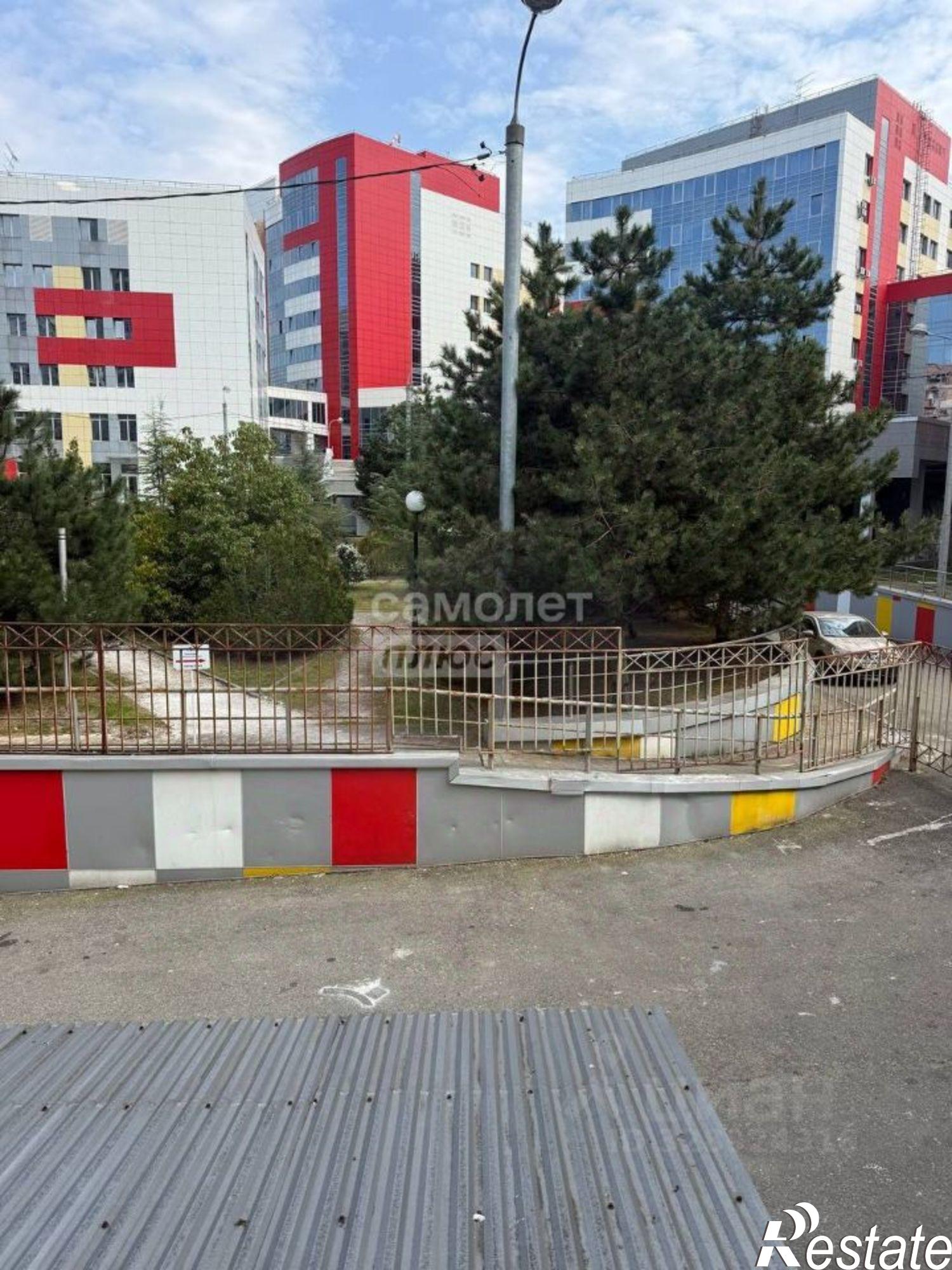 Купить гараж, место в паркинге за 6 500 000 рублей на ул Туапсинская, 5/32