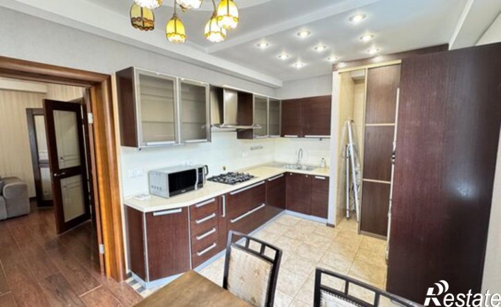 2-комн квартира улица Дмитриевой, 13/1,  д. 13/1