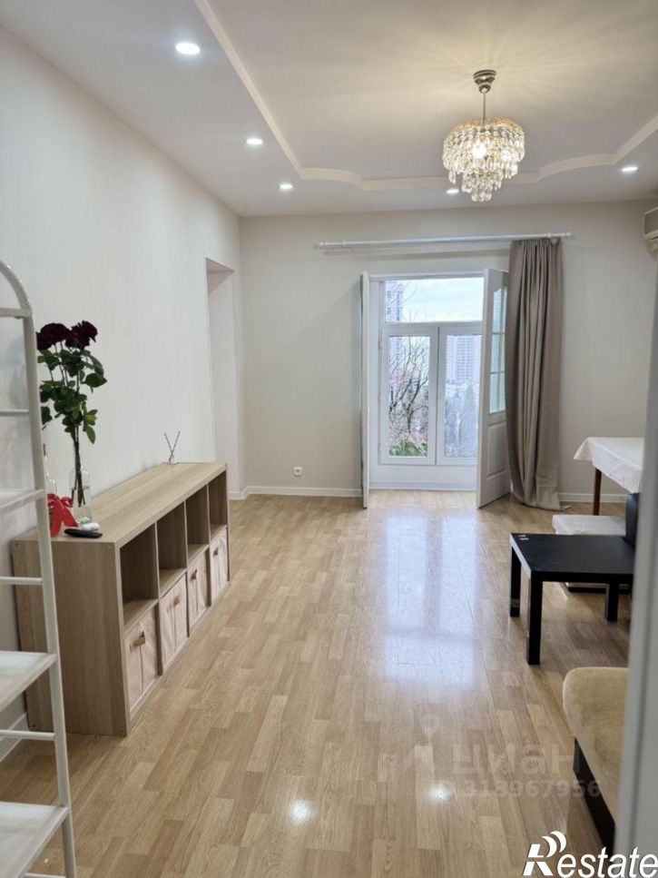 3-комн квартира ул Альпийская, 10,  д. 10