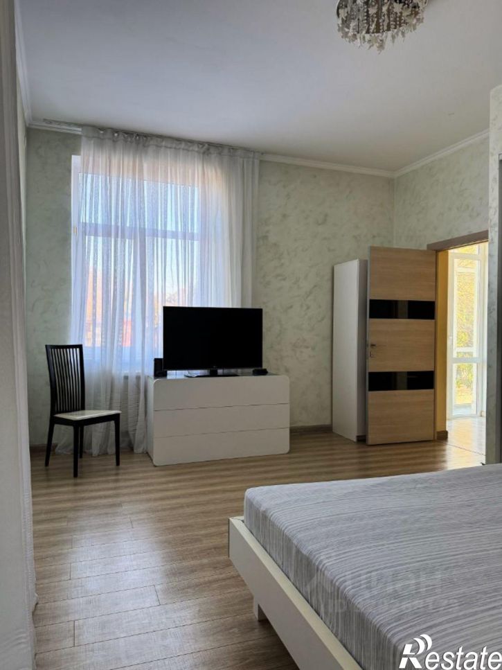 4-комн квартира улица Бытха, 8/1,  д. 8/1
