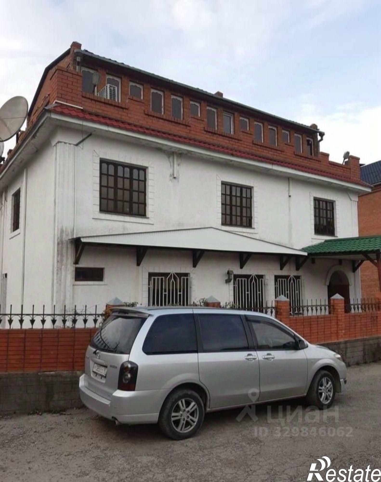 Купить дачу, дом, коттедж за 38 000 000 рублей на улица Туманяна, 28