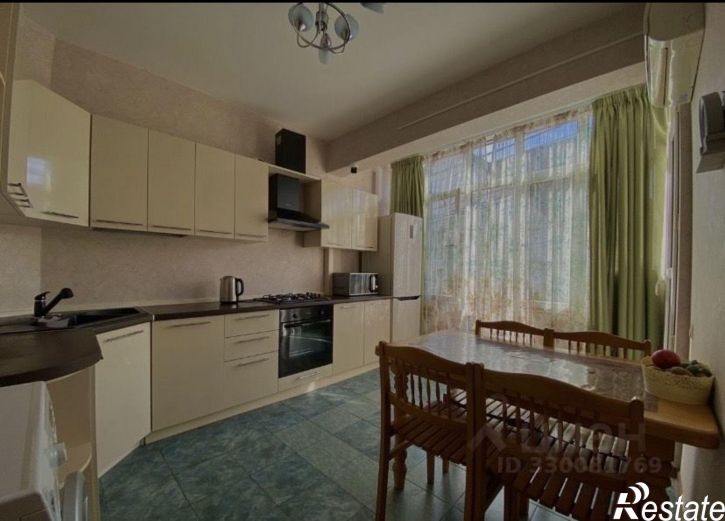 4-комн квартира Лазурная улица, 2/1,  д. 2/1
