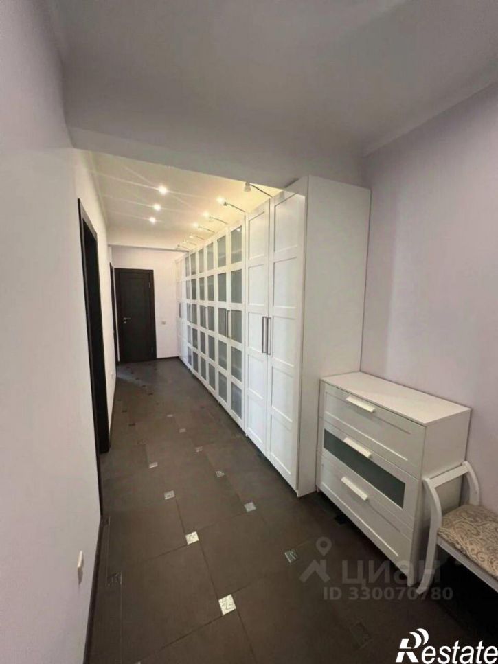 2-комн квартира улица Есауленко, 1Б,  д. 1Б
