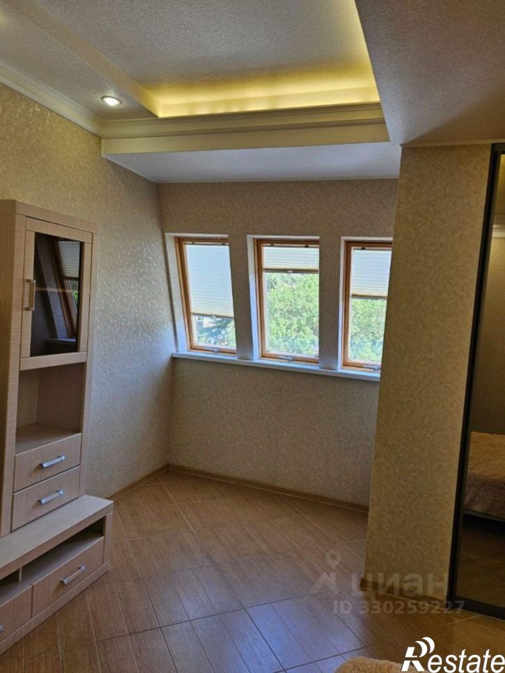2-комн квартира ул Искры, 1,  д. 1