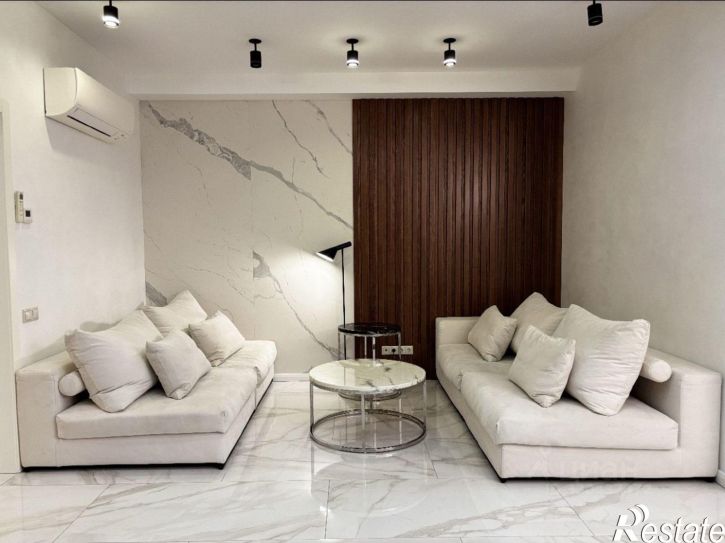 3-комн квартира Прозрачная улица, 35,  д. 35