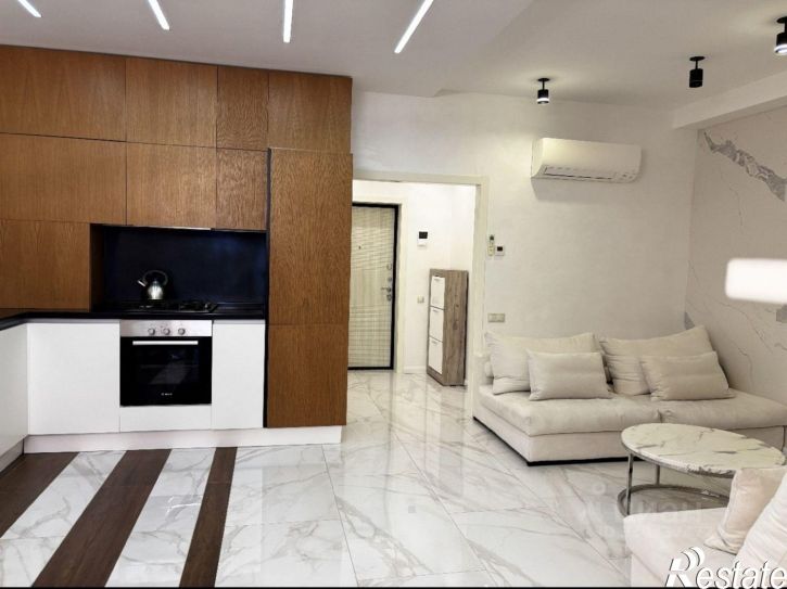 3-комн квартира Прозрачная улица, 35,  д. 35