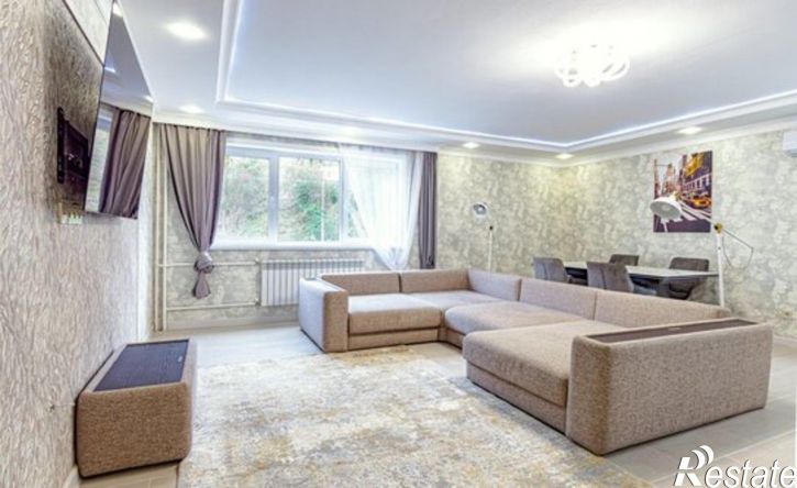 3-комн квартира Тепличная улица, 75,  д. 75