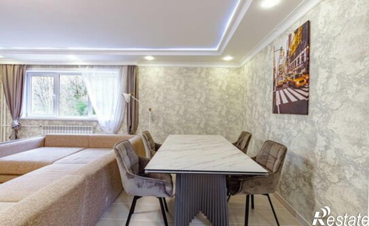3-комн квартира Тепличная улица, 75,  д. 75