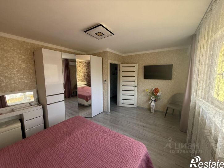 3-комн квартира Тепличная улица, 75,  д. 75
