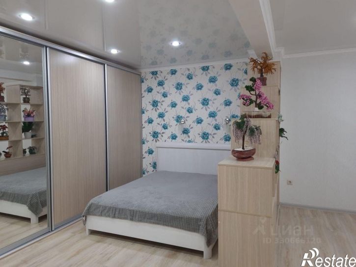 4-комн квартира Череповецкая улица, 18,  д. 18