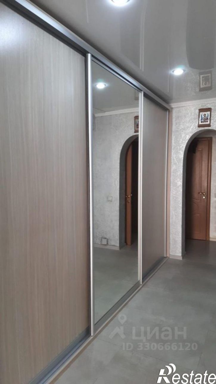 4-комн квартира Череповецкая улица, 18,  д. 18